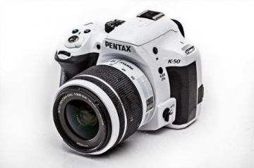 Pentax K 50 SLR-Digitalkamera (16 Megapixel, APS-C CMOS Sensor, 1080p, Full HD, 7,6 cm (3 Zoll) Display, Bildstabilisator) weiß inkl. Objektiv DA L 18-55 mm WR - 5